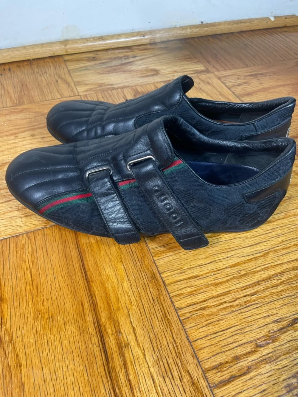 Gucci Black Leather Slip-On Loafers with Green-Red Web Stripe